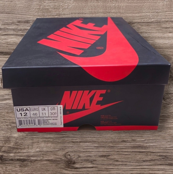 Used Air Jordan 1 Retro High OG 'Chicago' (2015) - Size 12 - 555088-101 - Picture 9 of 9